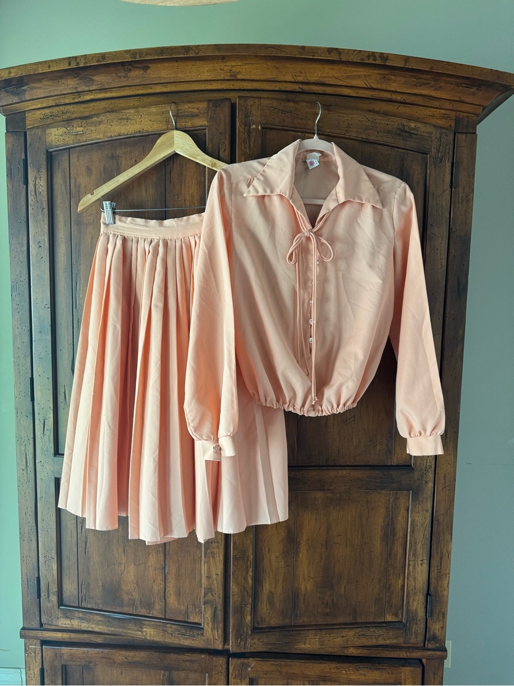 Vintage Alden’s Pleated Peach Midi Skirt & Blouse Set - Picture 2 of 8